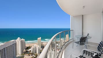 Apartamento, 3 quartos, 2 banheiros, vista para o oceano (Apartment 2392) | Vista do quarto