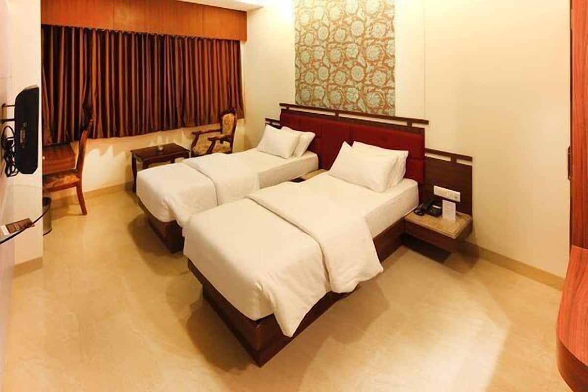 Golden Twin Room