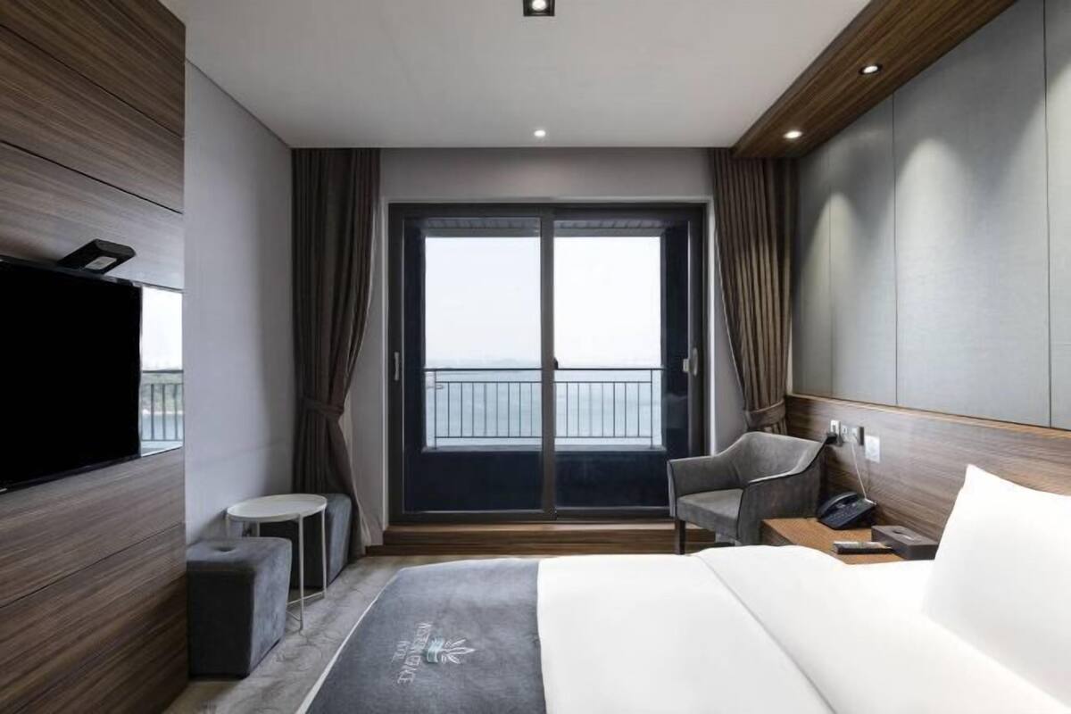 Ropa de cama de alta calidad y escritorio 