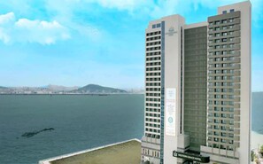 숙박 시설 입구