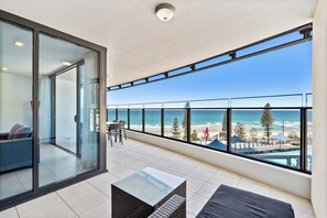Premium Apartment | Terrace/patio - Soul Beachfront Apartments - HR Surfers Paradise (Surfers Paradise)