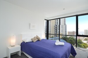 2 ห้องนอน, ห้องเก็บเสียง, เตารีด/โต๊ะรีดผ้า, เปล/เตียงเด็กอ่อน