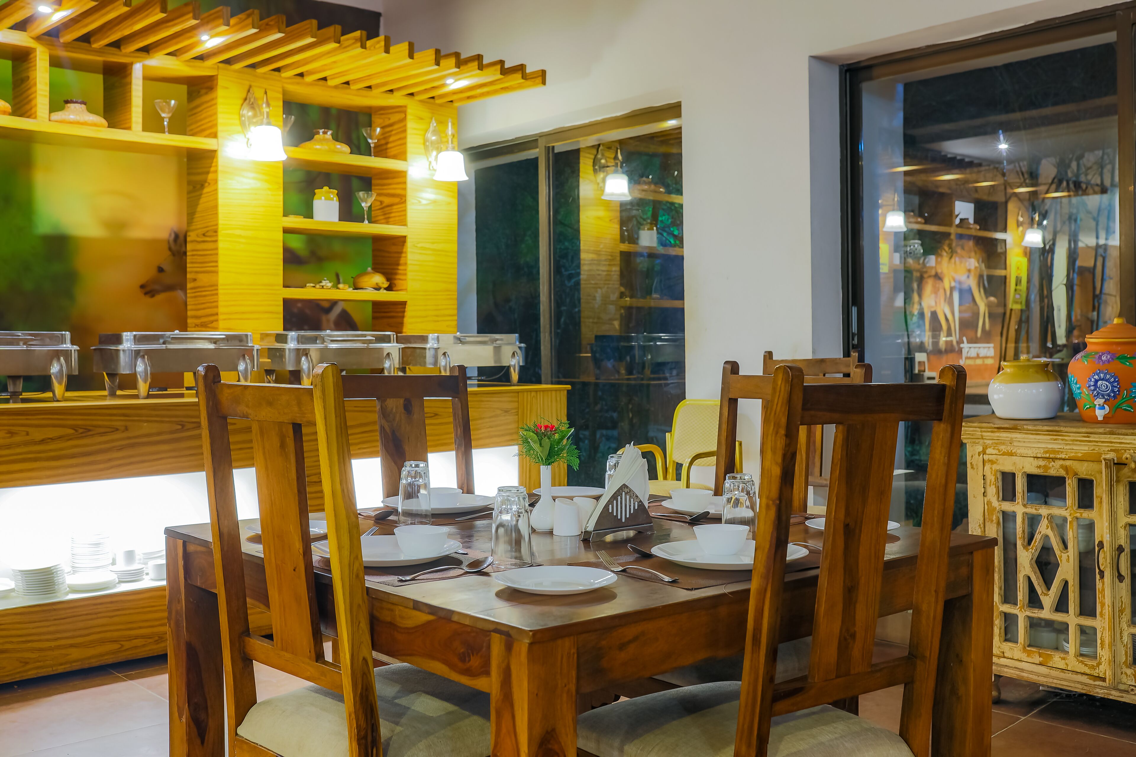 บริการอาหารเช้า อาหารกลางวัน อาหารเย็น, อาหารนานาชาติ