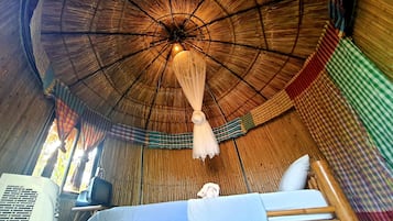 Tent | Hypo-allergenic bedding, blackout curtains, free WiFi