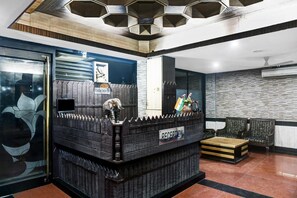 Lobby - Hotel Arch Manor Deluxe (Bhopal)