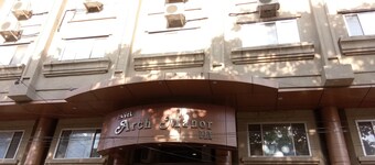 Hotel Arch Manor Deluxe