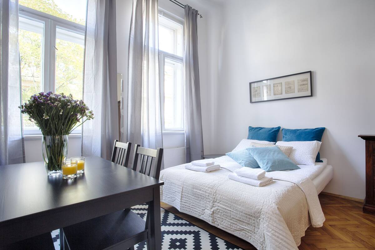 Traditional Apartment, 1 Bedroom, Mezzanine (21 Zwierzyniecka Street) | Living area