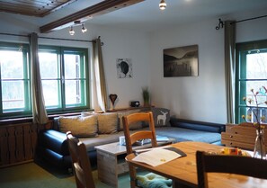 Apartment (2 Meise) | Living area | Flat-screen TV