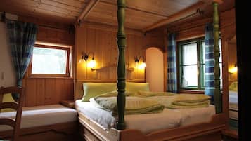 1 bedroom, individually decorated, individually furnished