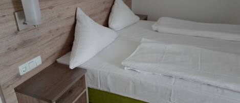 Habitación doble | 1 dormitorio, escritorio, wifi gratis y ropa de cama