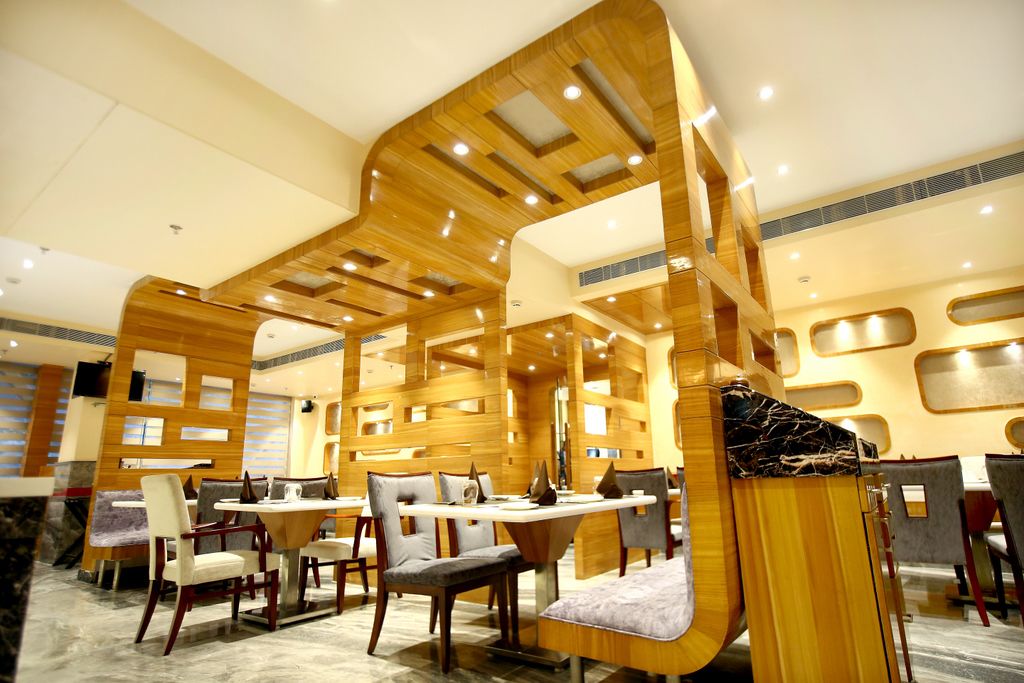 2 间餐厅，供应早餐、午餐和晚餐，国际美食