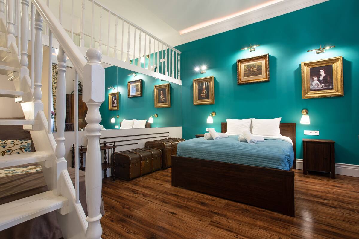 Apartemen Tradisional, 1 kamar tidur, dapur, lantai mezzanine (18 Trynitarska Street) | Seprai antialergi, setrika/meja setrika, dan Wi-Fi gratis