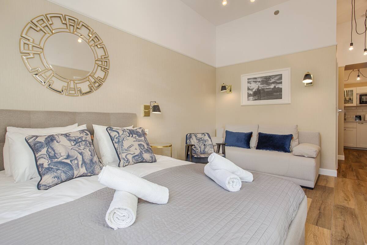 Studio Suite Royal, dapur kecil (16 Sarego Street IV) | 1 kamar tidur, seprai antialergi, dan didekorasi berbeda-beda