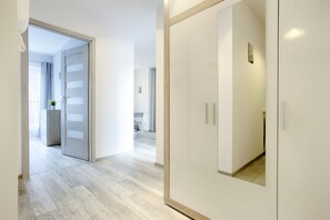 Apartemen Comfort, 2 kamar tidur, balkon (13/15 Piwna Street) | Area keluarga | TV layar datar