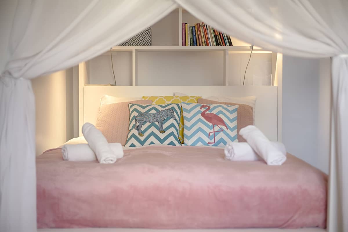 Studio Suite Desain, dapur (5 Krakowska Street) | 1 kamar tidur, seprai antialergi, dan didekorasi berbeda-beda