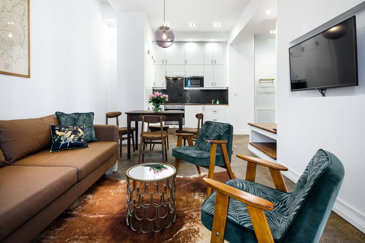 Apartemen Desain, 1 kamar tidur, dapur kecil | Area keluarga | TV layar datar
