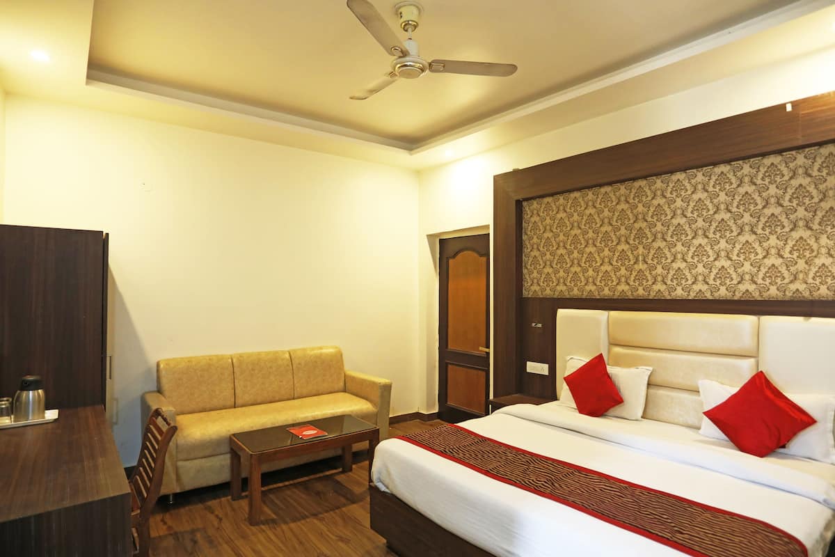 Superior Room | Peti besi dalam bilik, langsir/tirai gelap terus, kalis bunyi