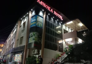 Front of property - Hotel Ashoka Mount Abu (Abu Road)