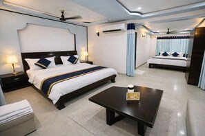 In-room safe, free WiFi, bed sheets - HOTEL ASHOKA (Nakki lake - 450 metres) (Abu Road)