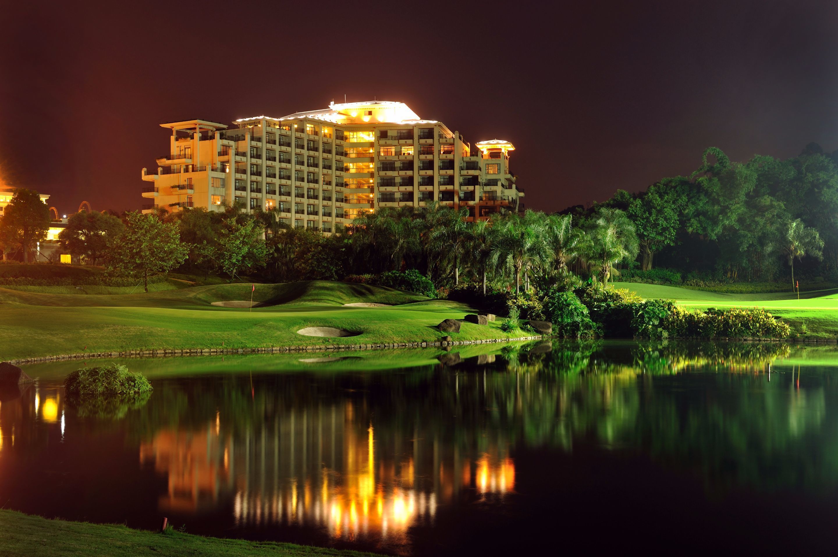 Mặt tiền nơi lưu trú - ban đêm