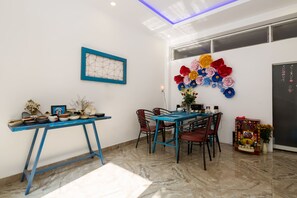 Concierge desk - Rose Garden Homestay Da Nang 2 - Hostel (Da Nang)