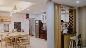 Tủ lạnh, lò vi sóng, lò nướng, bếp nấu 