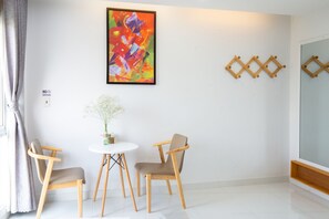 Deluxe-Zimmer | Minibar, Schreibtisch, laptopgeeigneter Arbeitsplatz