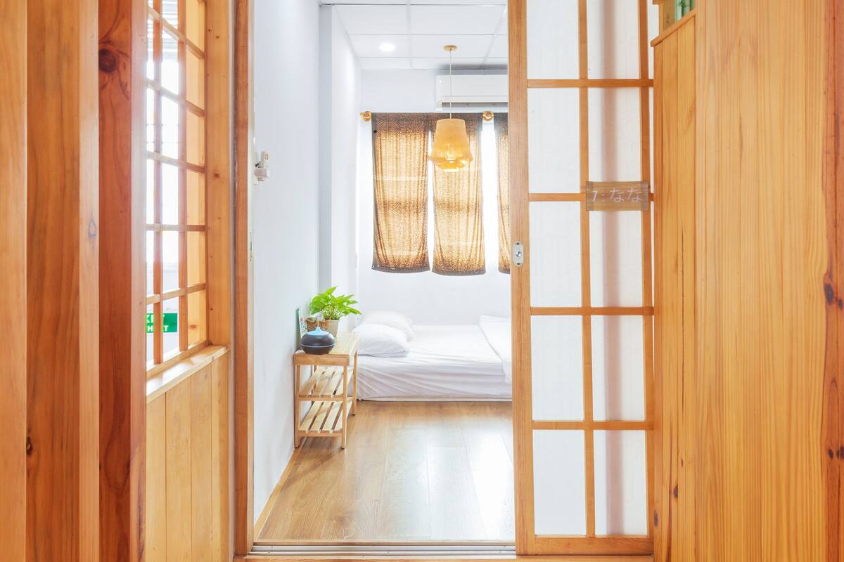 シグネチャー ルーム ダブルベッド 1 台 | 部屋からの景観