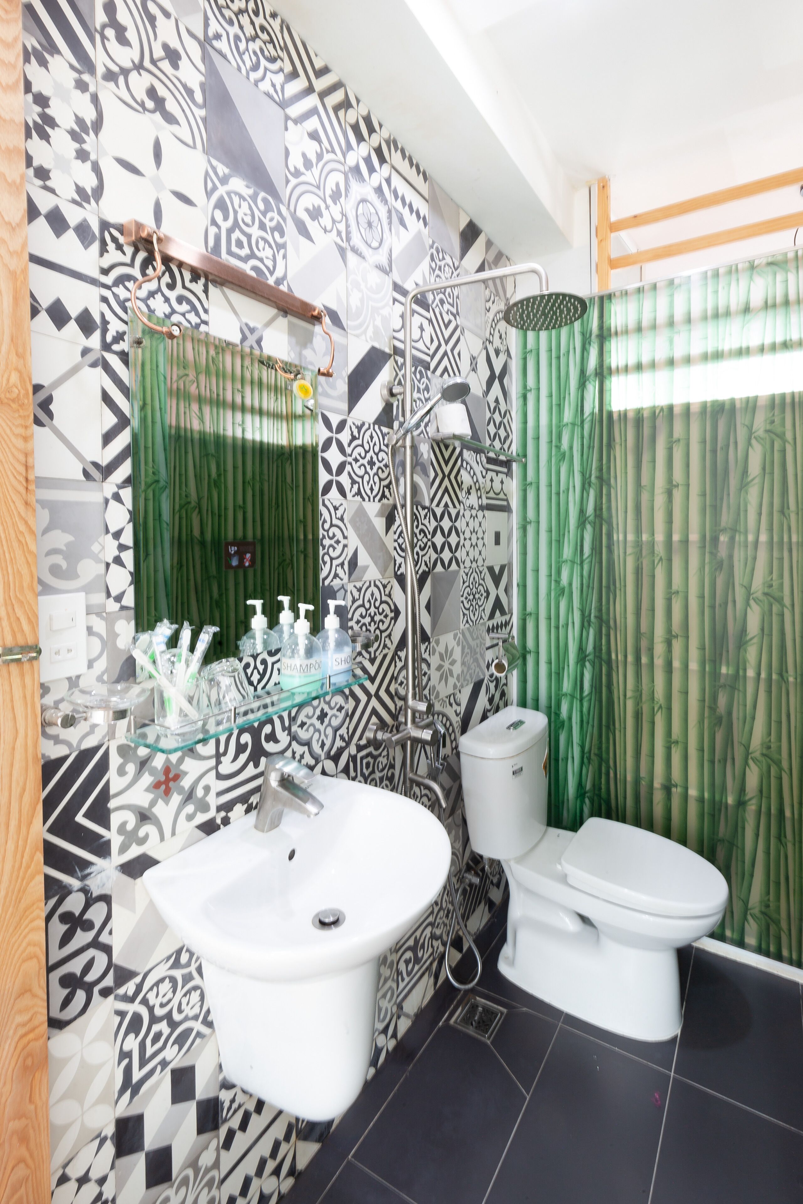 Photo - HOSTIE SAIGON [WANDERLUST Home]