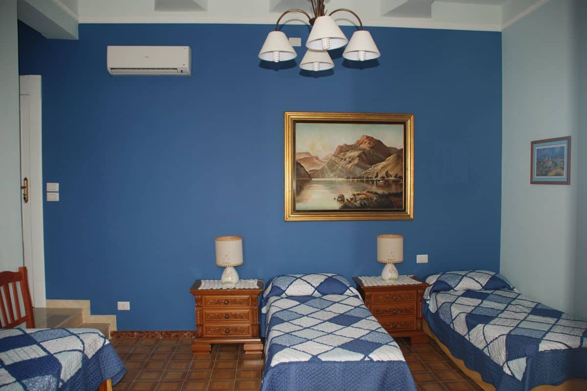 Habitación triple estándar | Escritorio y wifi gratis