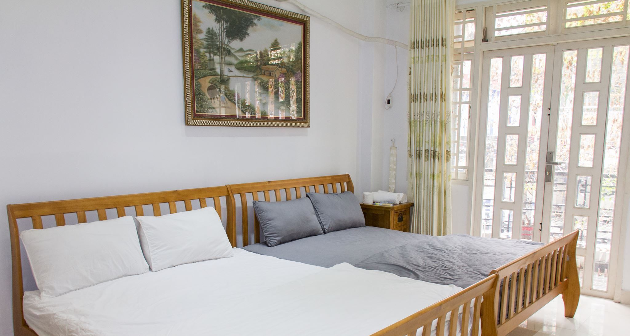 Bureau, fer et planche à repasser, Wi-Fi gratuit