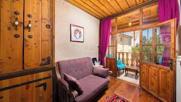 Zelve Deluxe Konak Room | 起居区 | 平板电视