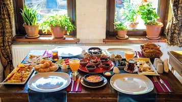 Free daily local cuisine breakfast