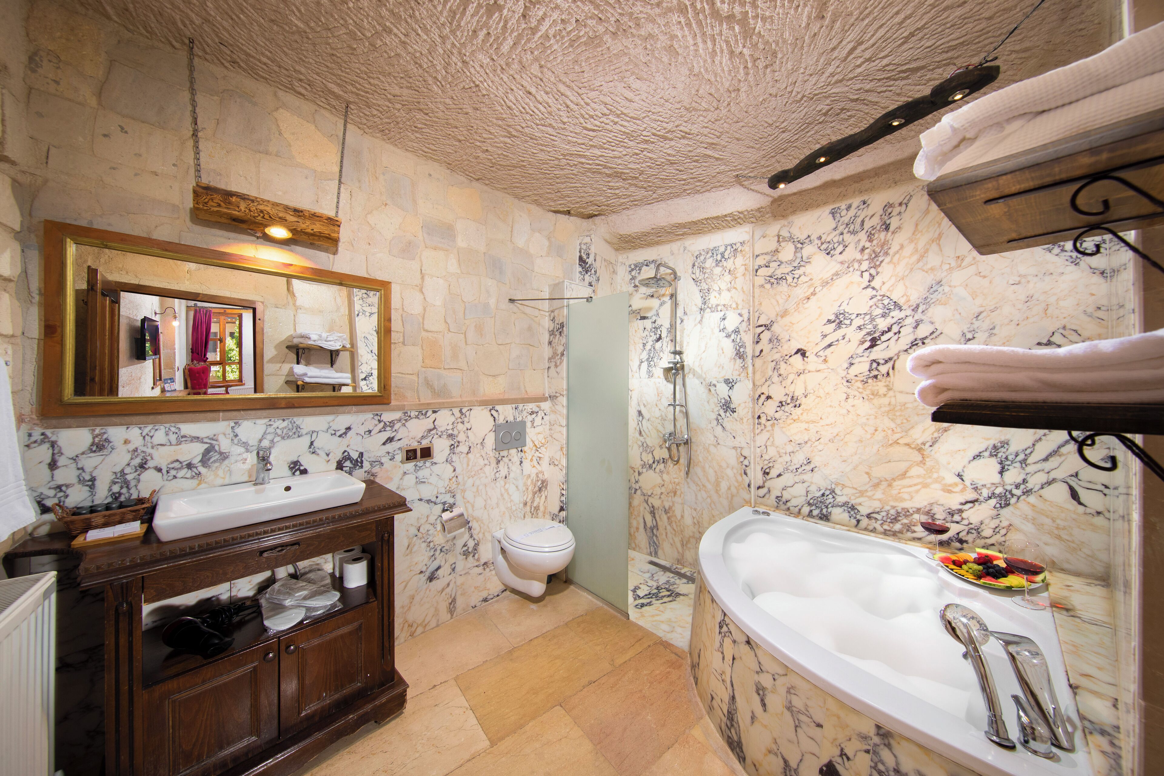 mazi family with jacuzzi room | bathroom | free toiletries, hair dryer, slippers, towels