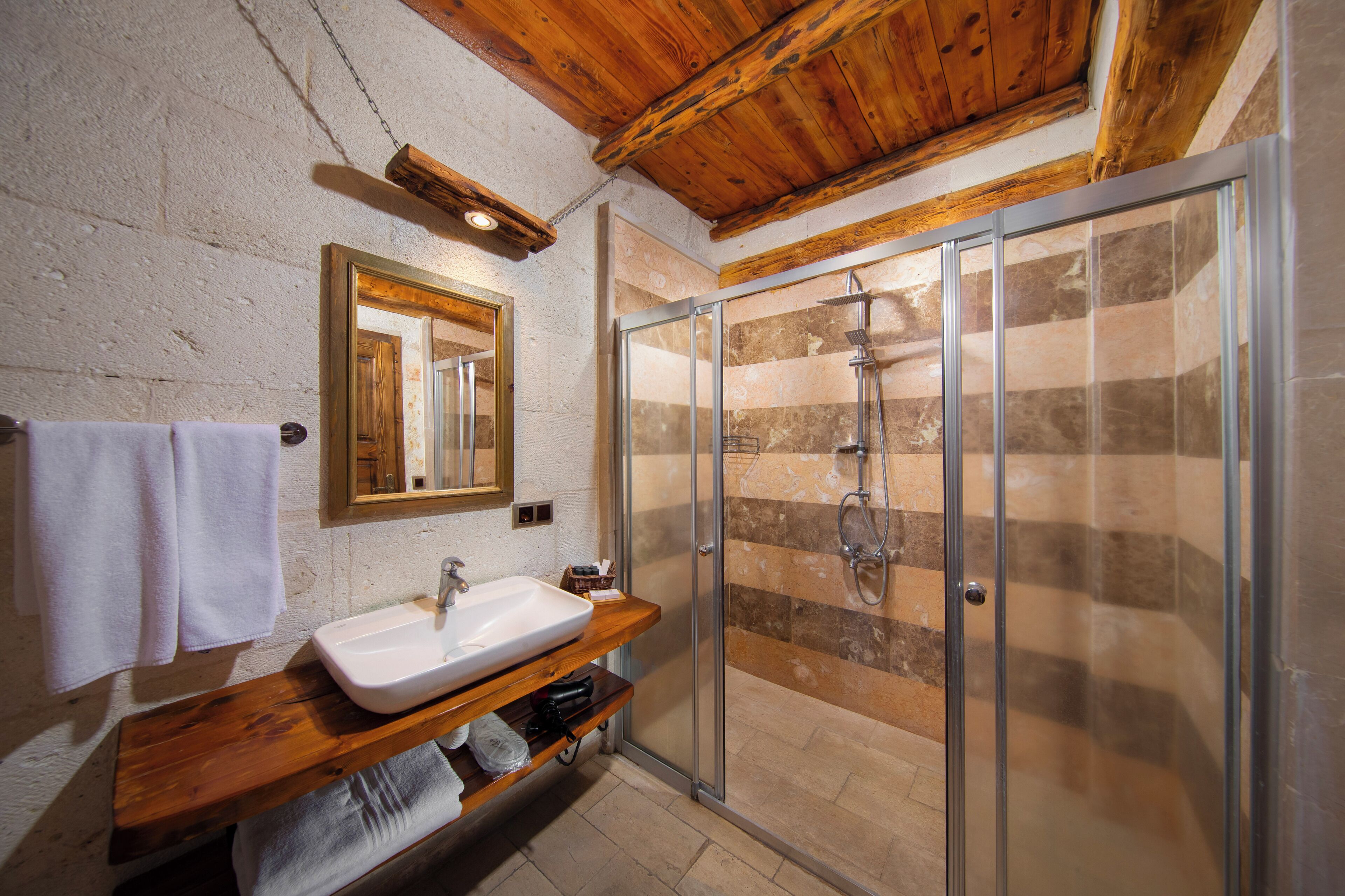 damsa standart konak room | bathroom | free toiletries, hair dryer, slippers, towels