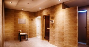 Sauna, bain de vapeur, soins du corps, enveloppements, exfoliation