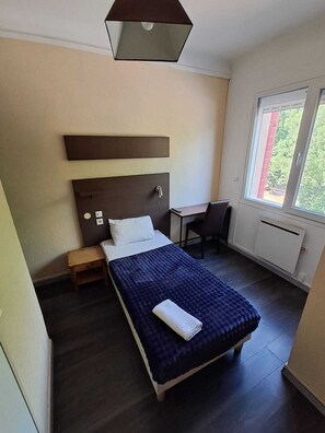 Premium bedding, laptop workspace, iron/ironing board, free WiFi - Ô & Cimes (Saint-Pierre-d'Albigny)