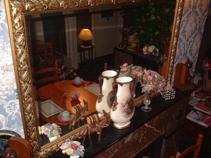 Interior - All Seasons Guest House (Douglas)