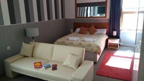 Double Room, Ensuite | Iron/ironing board, free WiFi, bed sheets - All Seasons Guest House (Douglas)