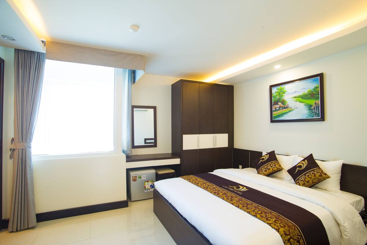 Superior Double Room | Minibar, desk, WiFi (free)