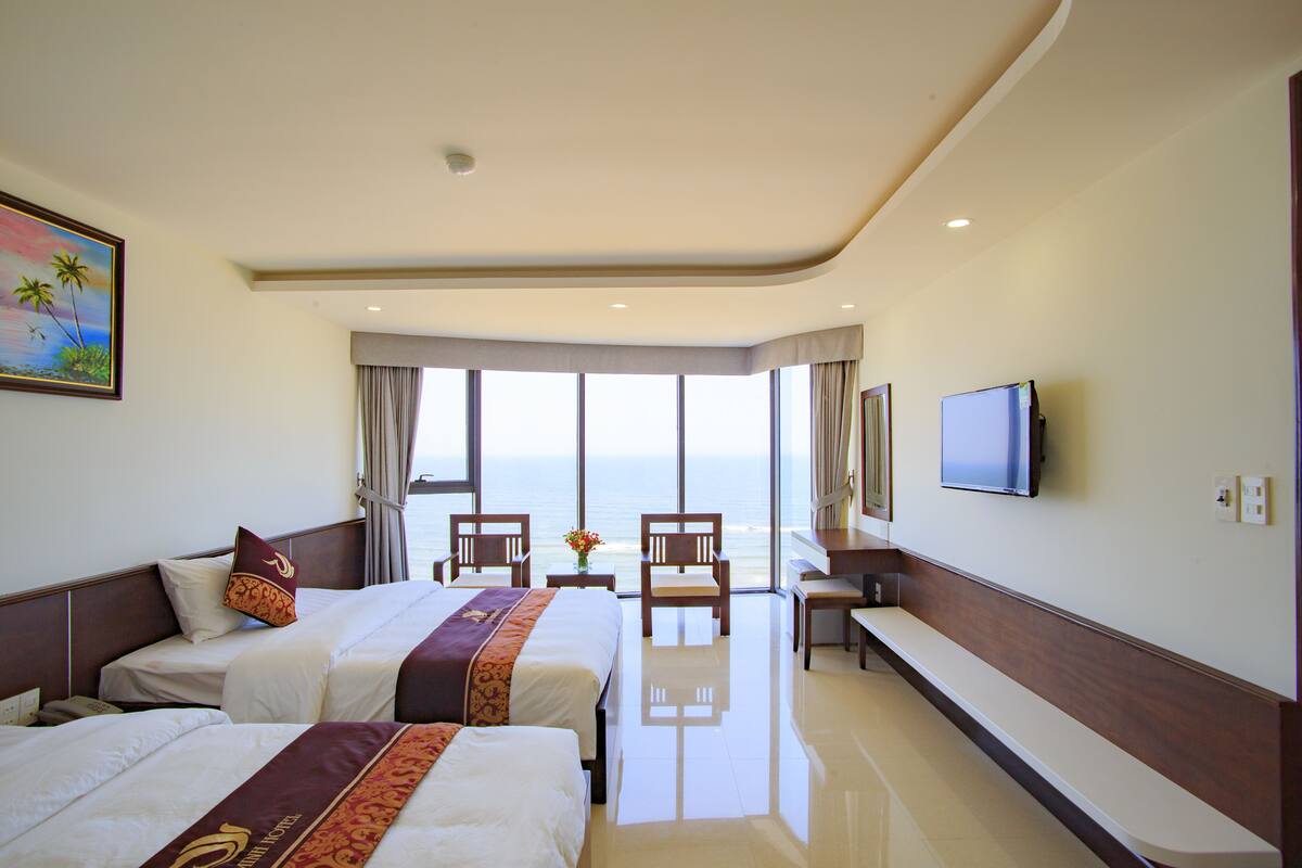 Suite | Minibar, desk, WiFi (free)
