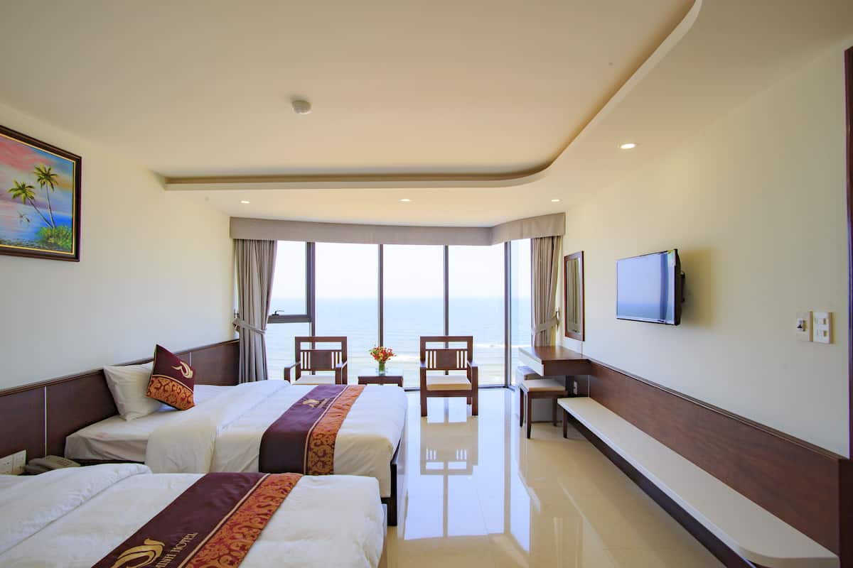 Suite | Minibar, desk, free WiFi