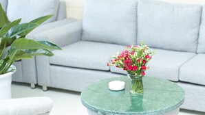 Superior Twin Room | Lobby sitting area - Cao Minh Hotel (Dong Hoi)