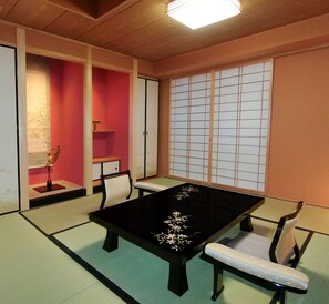 In-room dining - Ryokan KANADE (Kyoto)