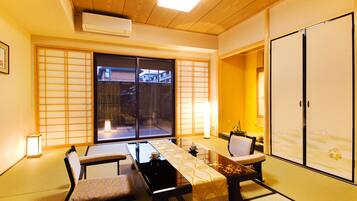 Kamar Tradisional (JP Style,with JP Private Stone 36sqm) | Brankas, Wi-Fi gratis, dan seprai linen