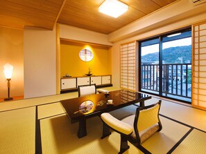 Caja de seguridad en la habitación, wifi gratis y ropa de cama 