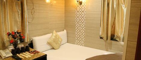 In-room safe, iron/ironing board, free WiFi, bed sheets