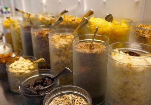 Bao gồm bữa sáng buffet hàng ngày 