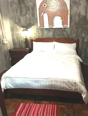 Family Room with Shared Bathroom | Insonorización, wifi gratis y ropa de cama 