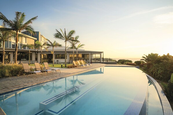 Outdoor pool, pool loungers